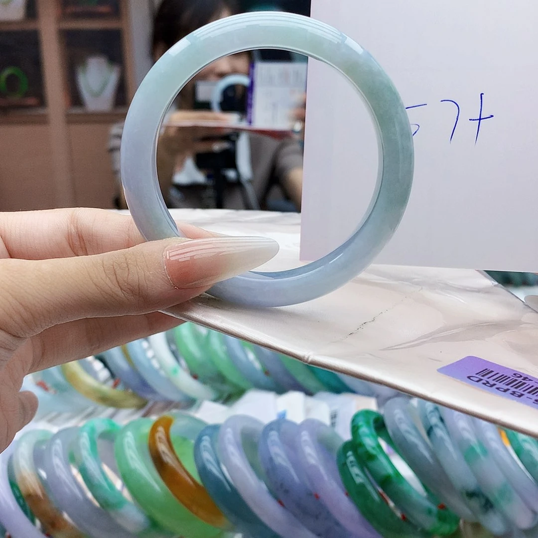 翡翠手镯未镶嵌d