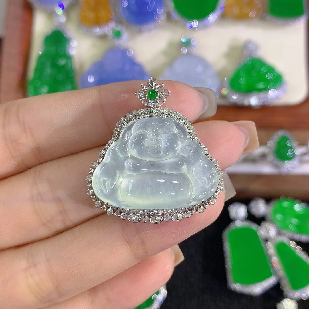 颈饰18K金镶嵌翡翠佛公