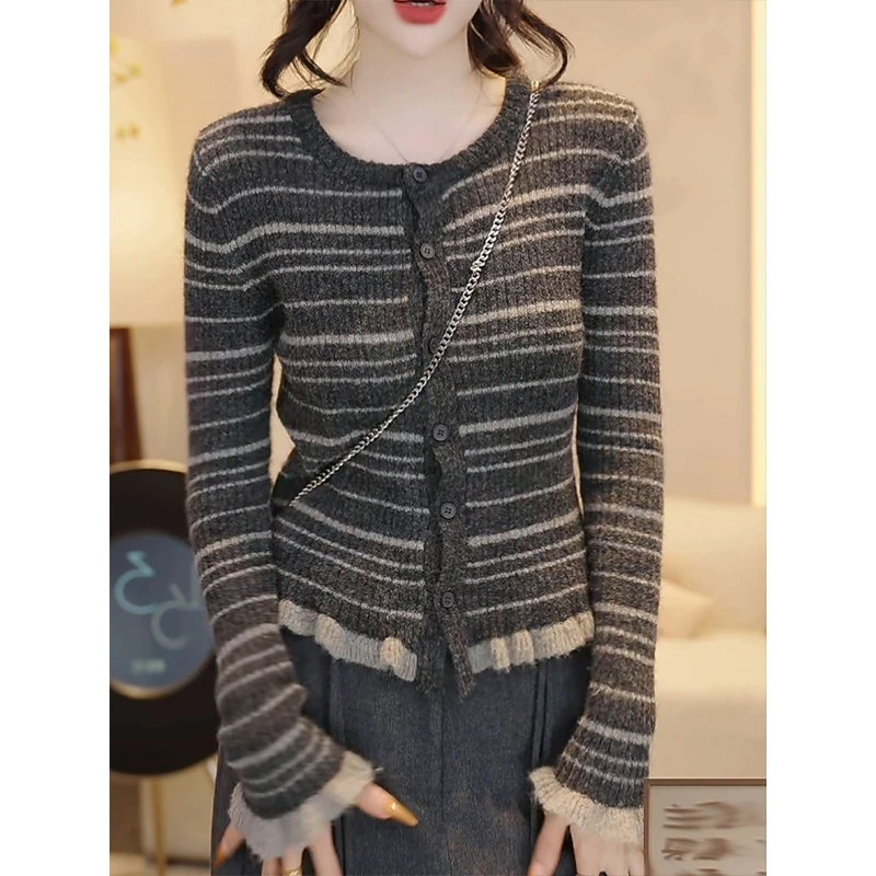 法式小香风木耳边条纹针织开衫女2025秋冬新款时尚百搭短款小上衣