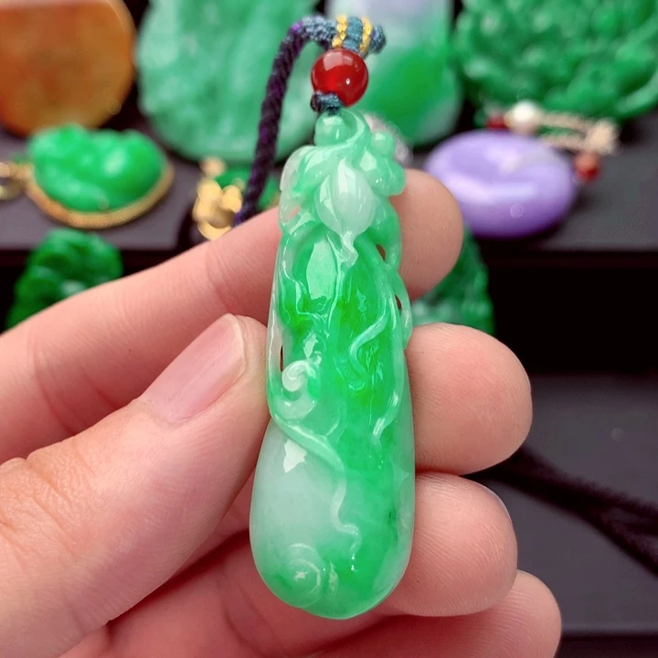 吊坠(不含链)未镶嵌翡翠