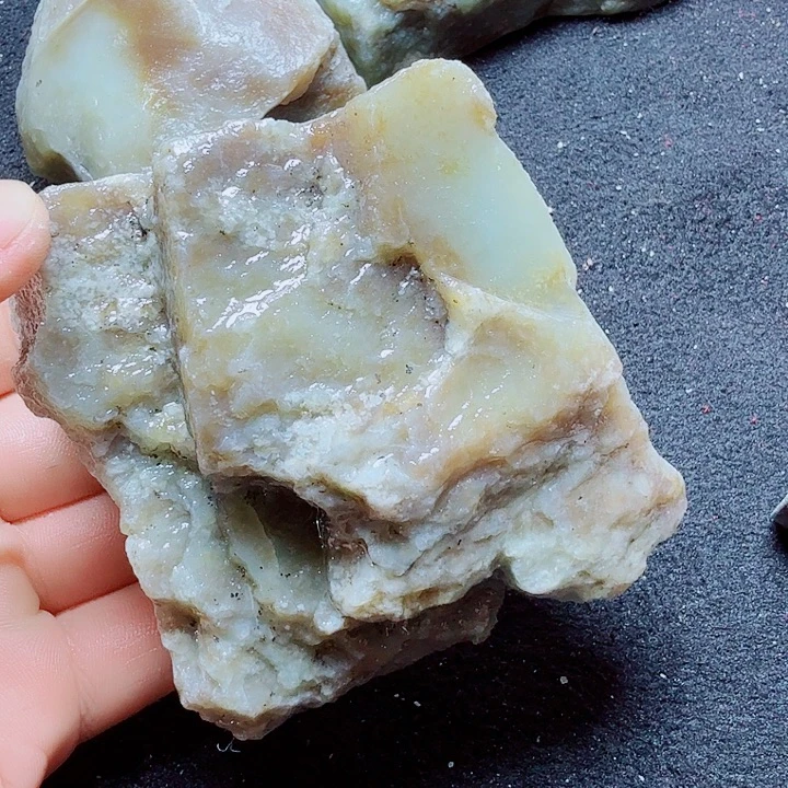 未镶嵌和田玉（糖玉）珠宝半成品