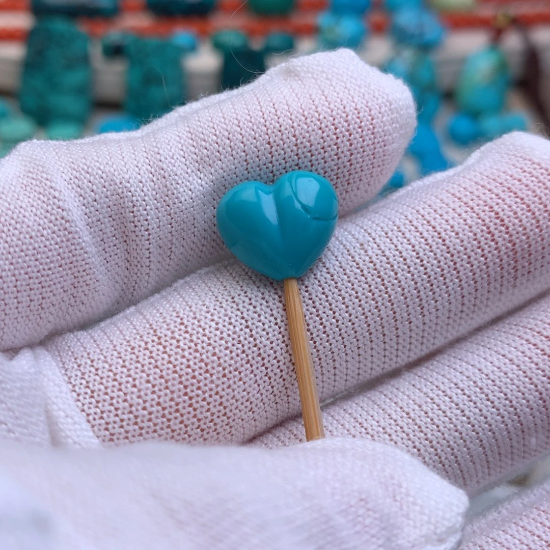 绿松石未镶嵌珠宝奇石