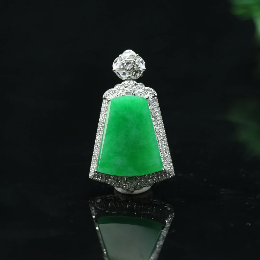 FC22天然缅甸翡翠A货18k绿无事牌吊坠/300018/保利厦门拍卖