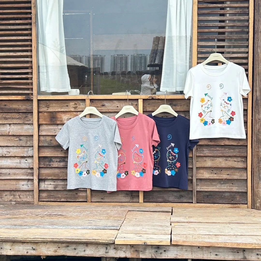 赵小小【重工刺绣】设计感撞色图案百搭显瘦休闲短袖上衣女27800