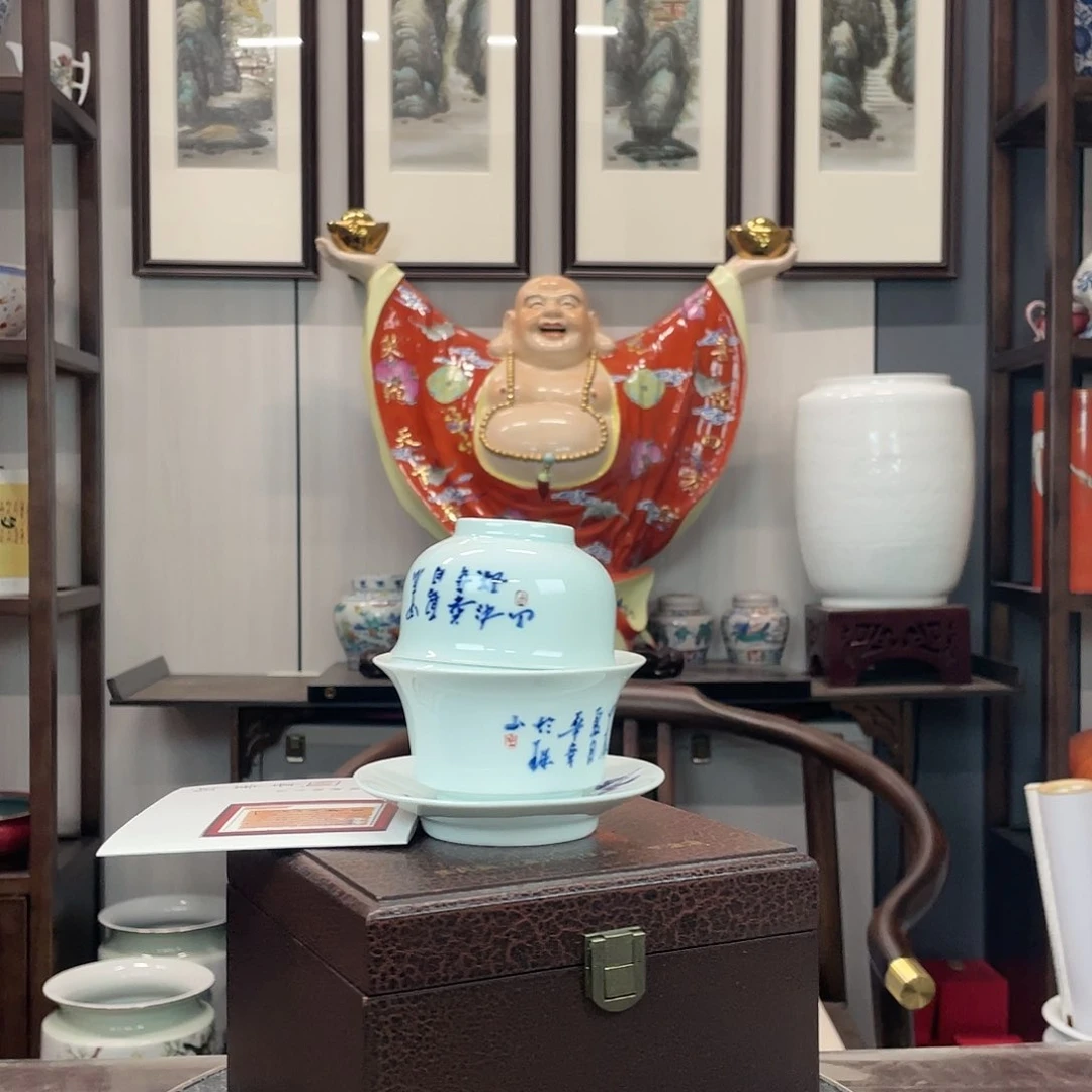 碟新*我们的确是一个人