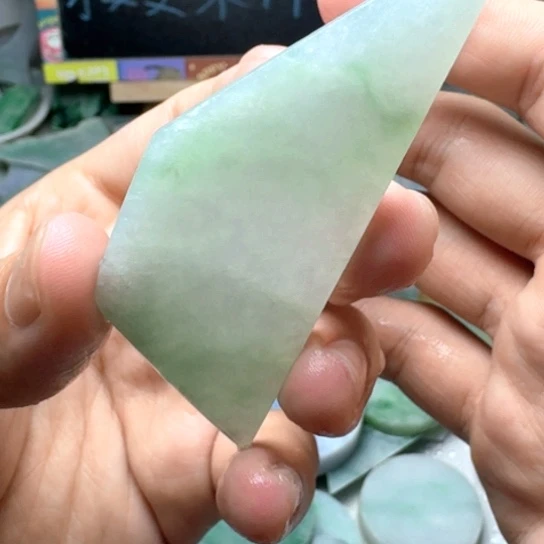 颈饰未镶嵌翡翠27554
