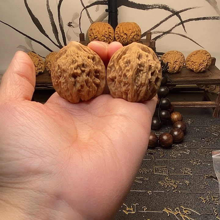 把件文玩核桃麦穗虎头