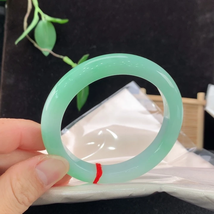 翡翠手镯未镶嵌111/1004