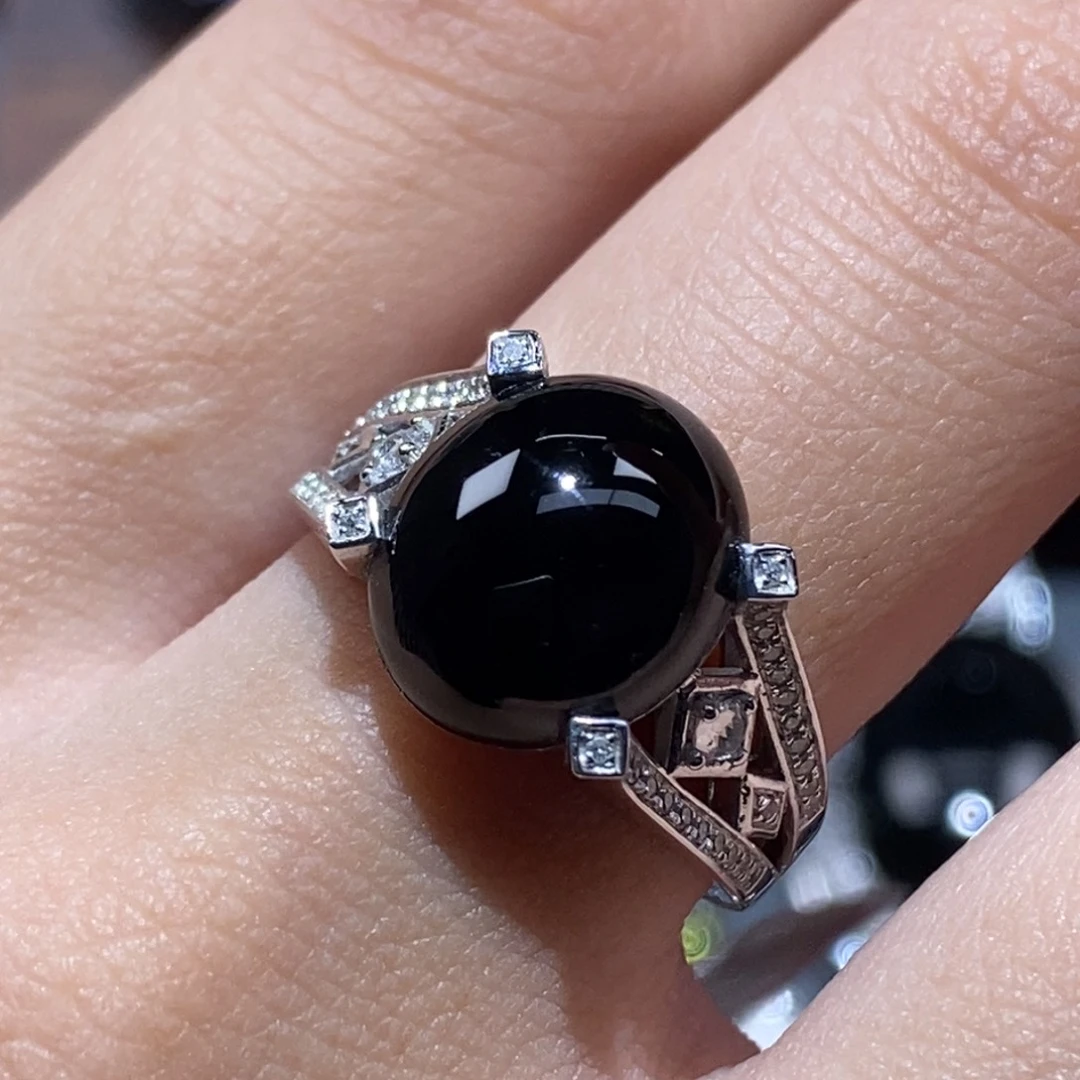 18K金镶嵌戒指翡翠