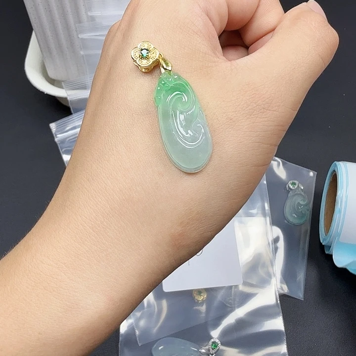 颈饰未镶嵌翡翠吊坠11