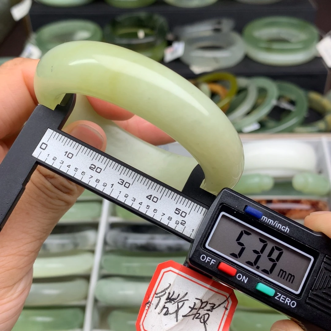 蛇纹石玉未镶嵌手镯717
