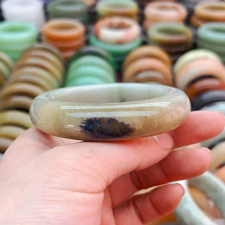 未镶嵌手镯（圆镯）石英质玉