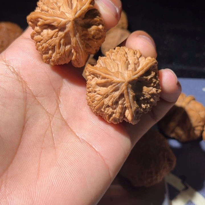 文玩核桃把件生**生三棱40