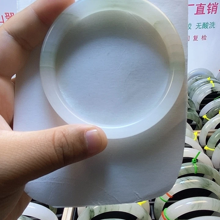 石英质玉未镶嵌手镯