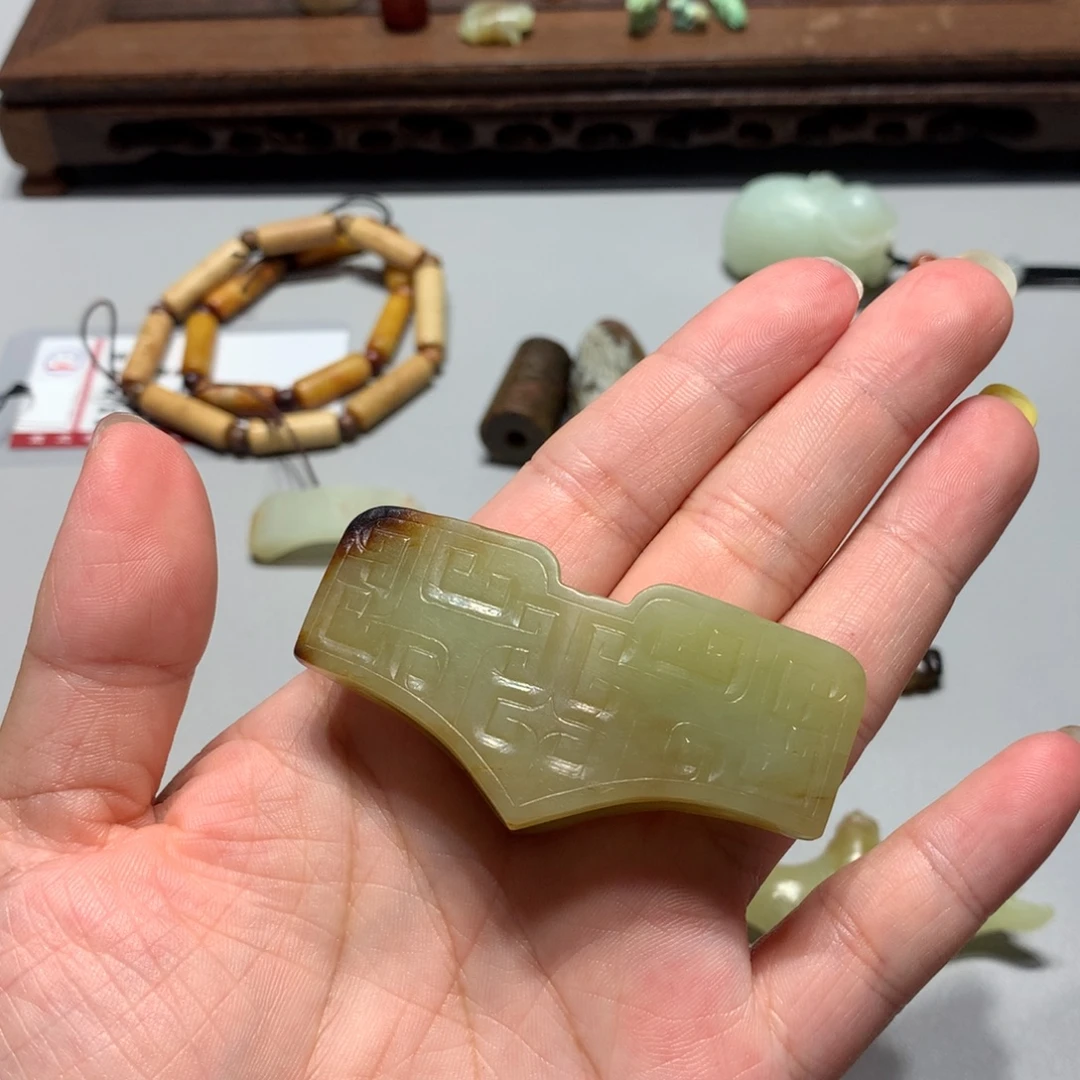 瑕***瑜和田玉（糖玉）未镶嵌颈饰