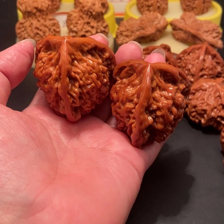 文玩核桃把件一****。工艺