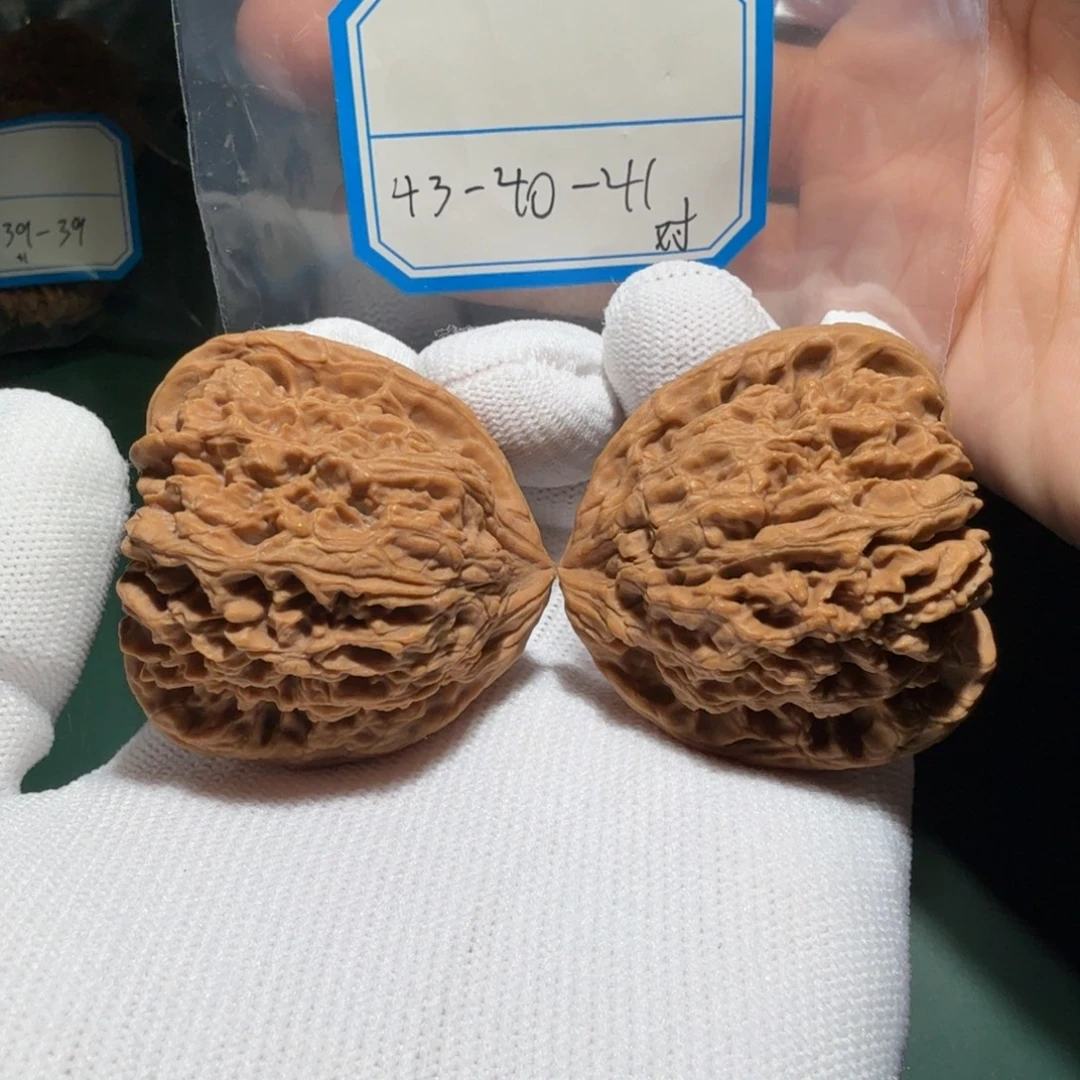 圣***哥吊坠文玩核桃南疆6