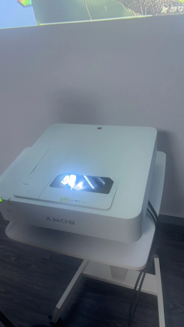 9新 Sony/索尼 9新 二手 索尼投影仪 运费自理