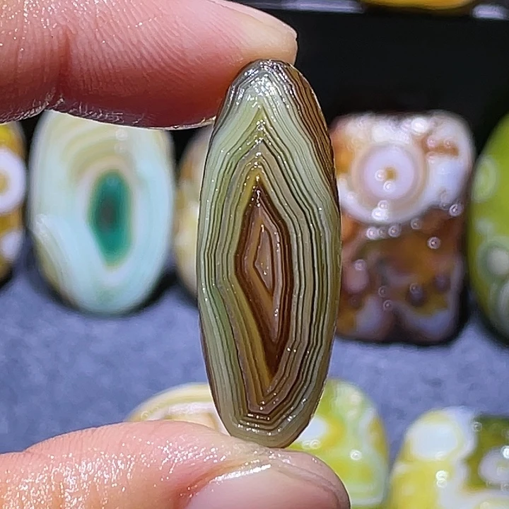 玛瑙/玉髓未镶嵌珠宝奇石