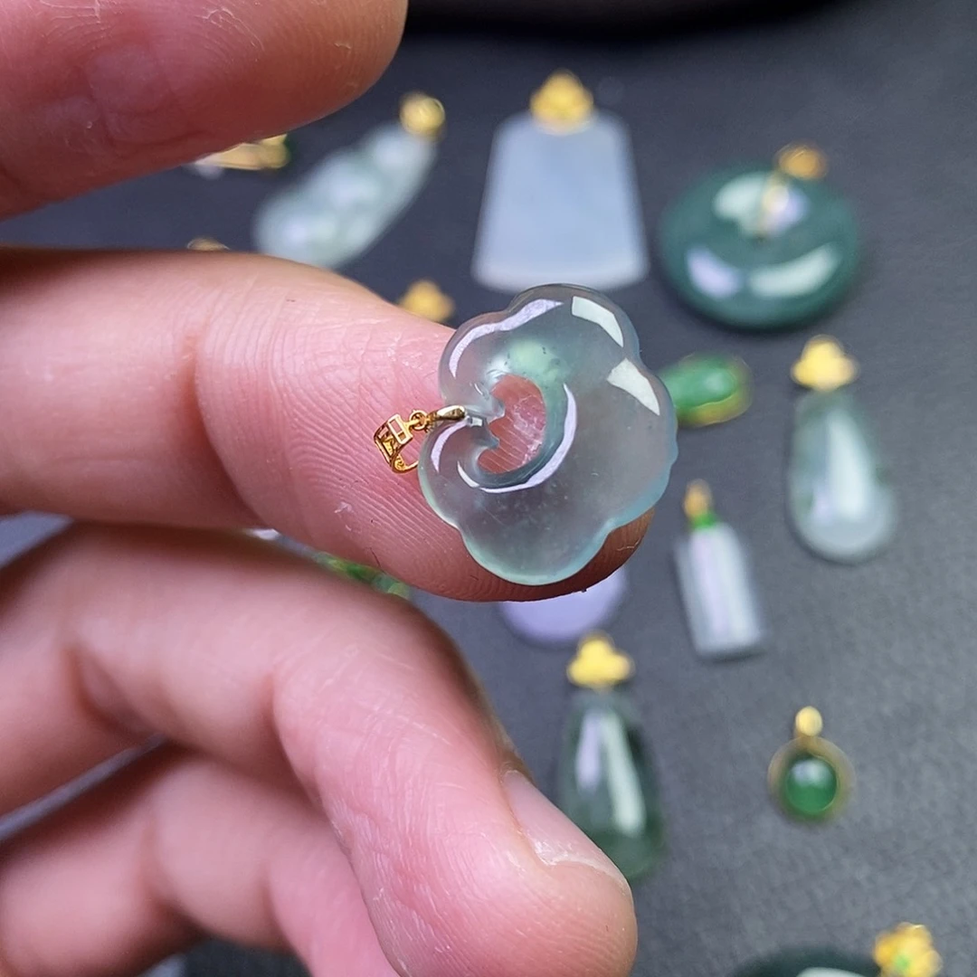 吊坠(不含链)18K金镶嵌翡翠