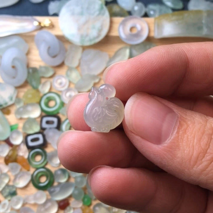 定制翡翠未镶嵌挂件