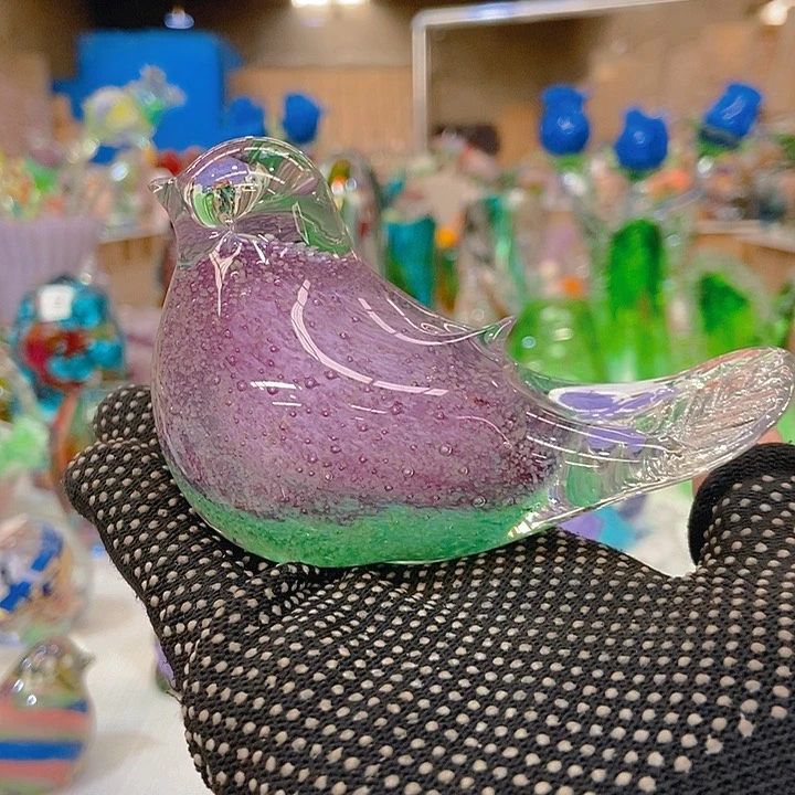 琉璃花瓶高7厘米宽9