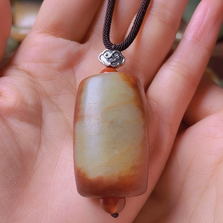 未镶嵌岫岩河磨玉（透闪石质玉）挂件