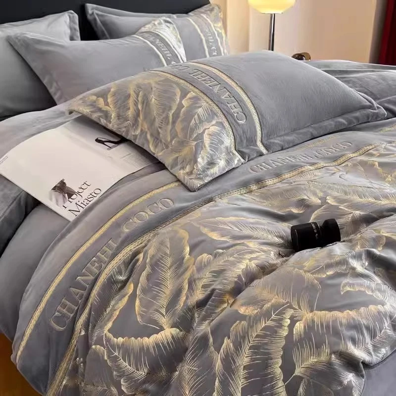 A类母婴级牛奶绒四件套轻奢雕花冬季加厚保暖双面绒加绒被套床单4