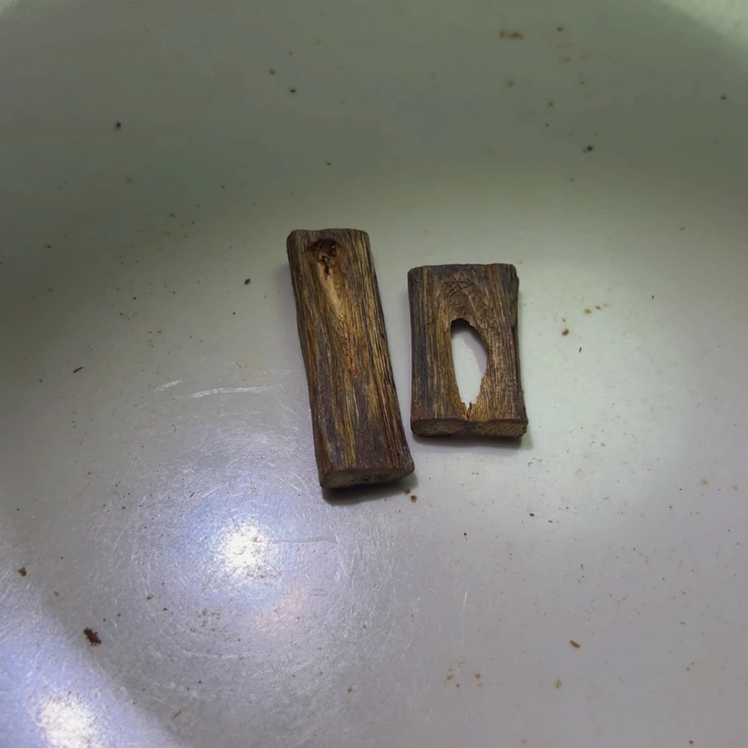 沉香手把件大*沉香奇楠野生树心老料3.7克