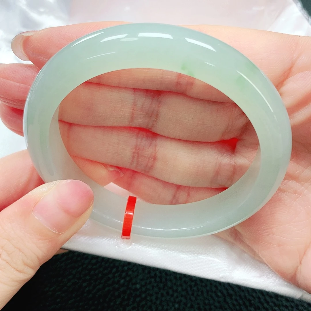 翡翠手镯未镶嵌52圈