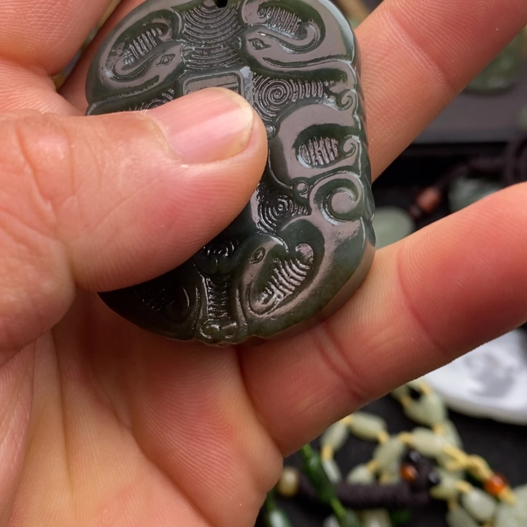 和田玉颈饰未镶嵌