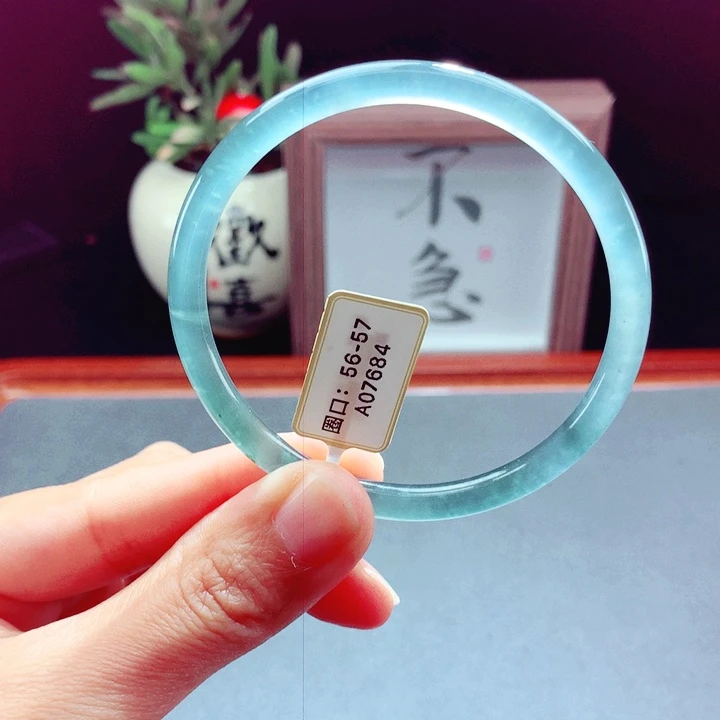 翡翠未镶嵌手镯圆镯