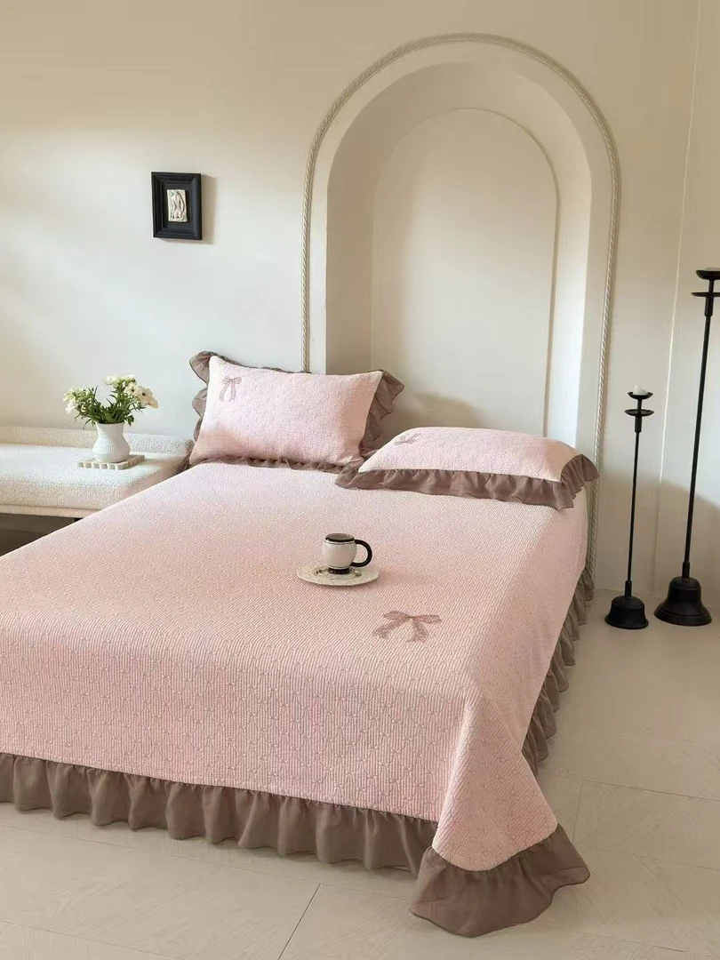 米薇刺绣蝴蝶凉感丝床盖三件套绗缝