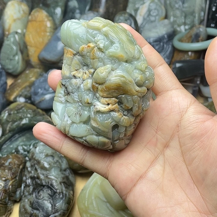 和田玉未镶嵌挂件