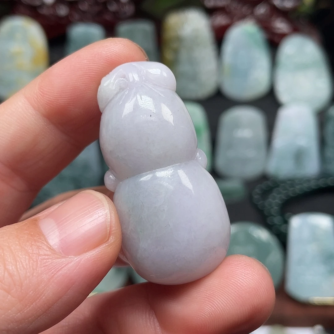 翡翠未镶嵌颈饰葫芦