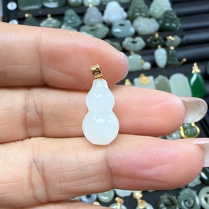 和田玉吊坠(不含链)18K金镶嵌