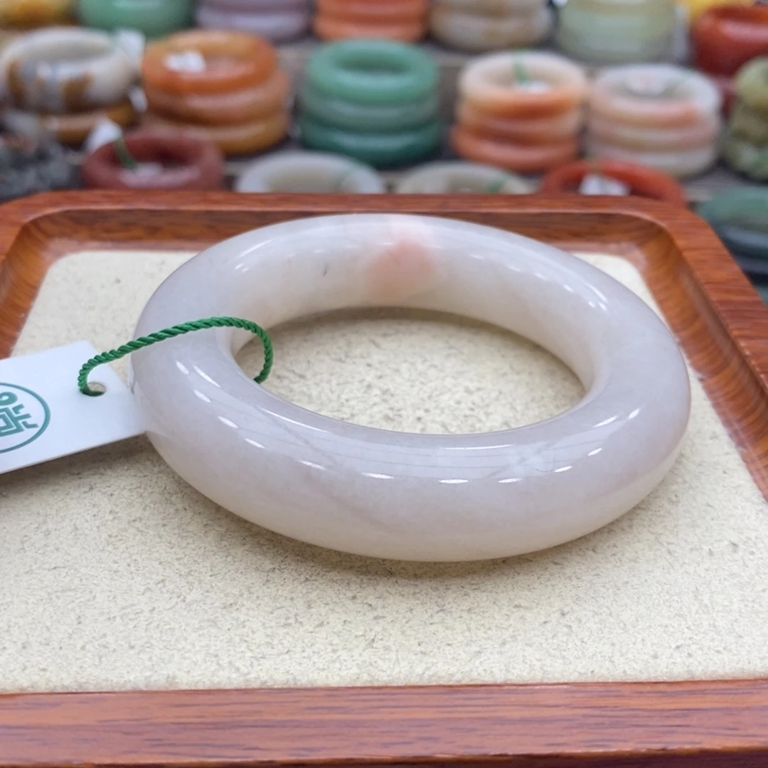 石英质玉未镶嵌手镯