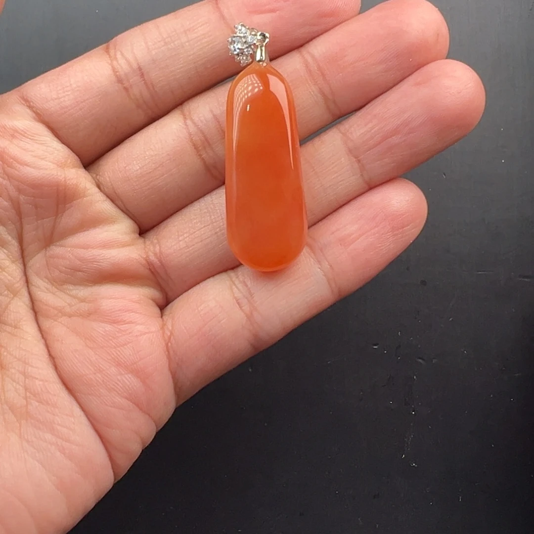 石英质玉（黄龙玉）未镶嵌颈饰
