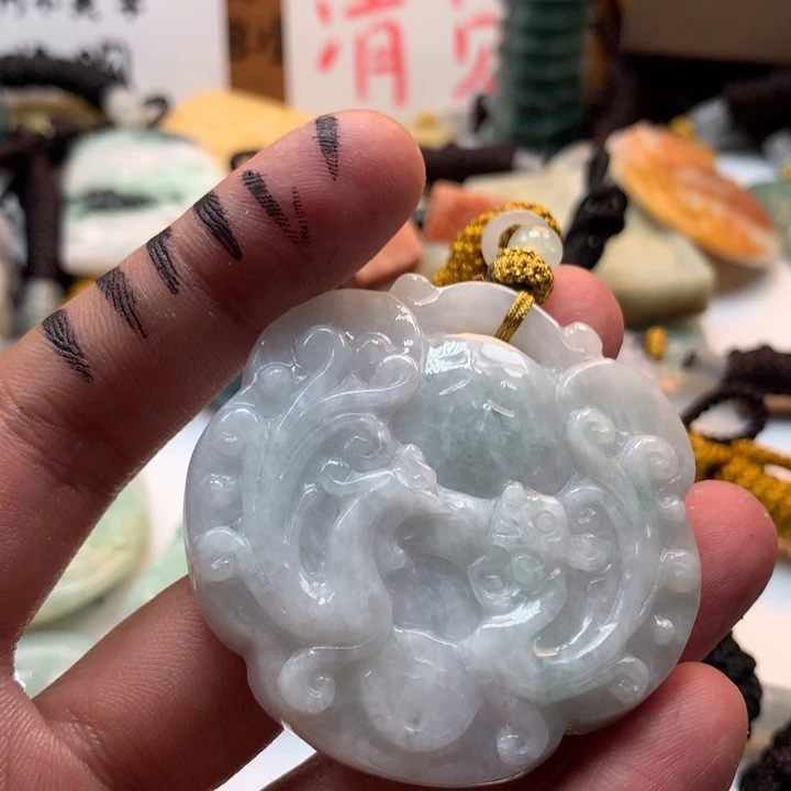 翡翠未镶嵌颈饰保真天然a货翡翠