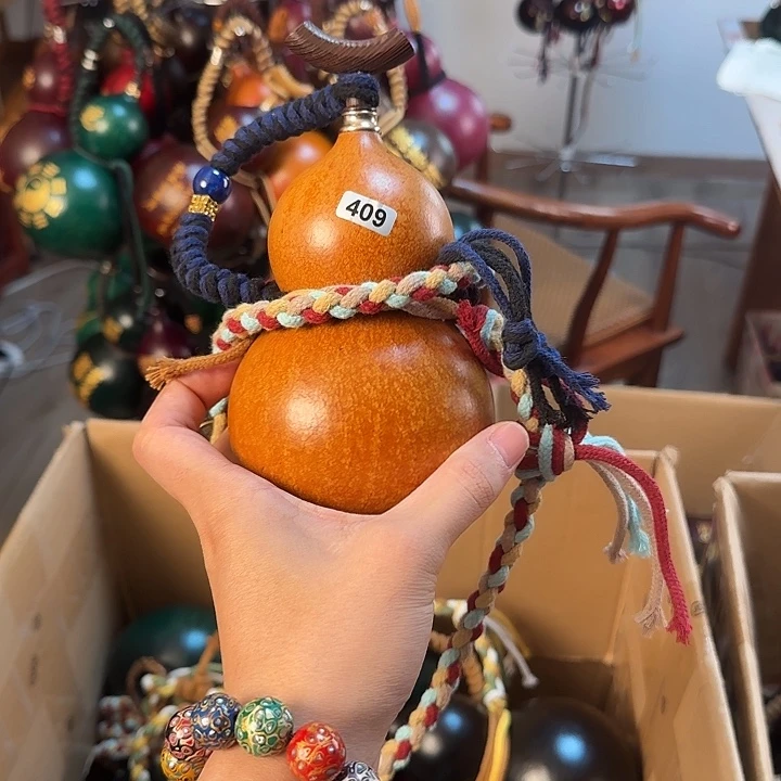 王*遛409--%-%%-----------