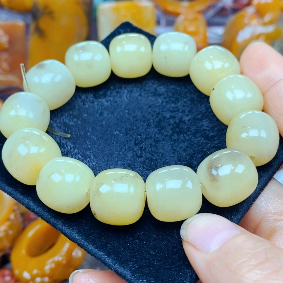 未镶嵌石英质玉（黄龙玉）颈饰