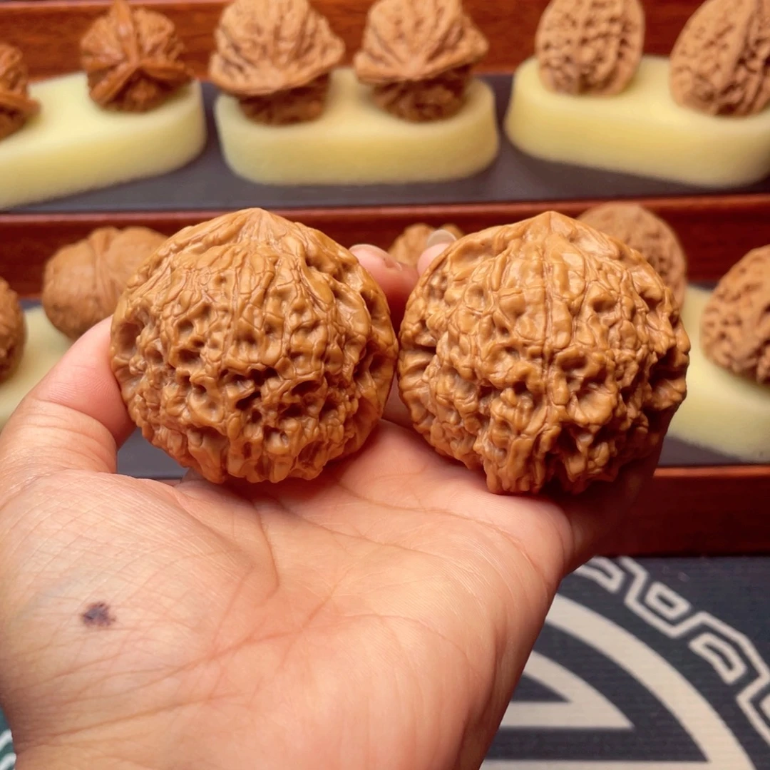 屁***的文玩核桃吊坠龙鼎51