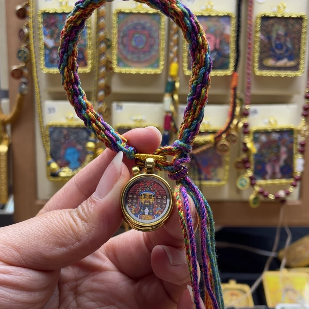 吊坠唐卡一步到位后又在新