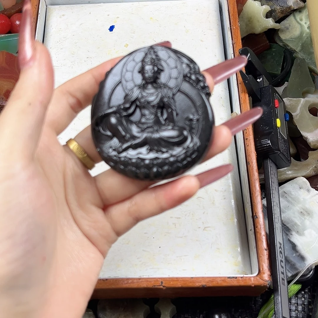 颈饰未镶嵌和田玉（糖玉）