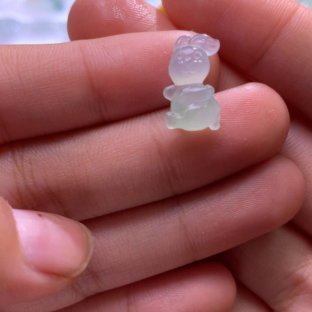定制翡翠未镶嵌兔子
