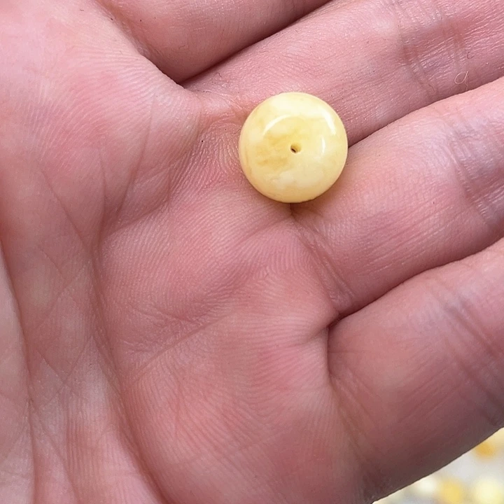 裸石琥珀未镶嵌?**味老行