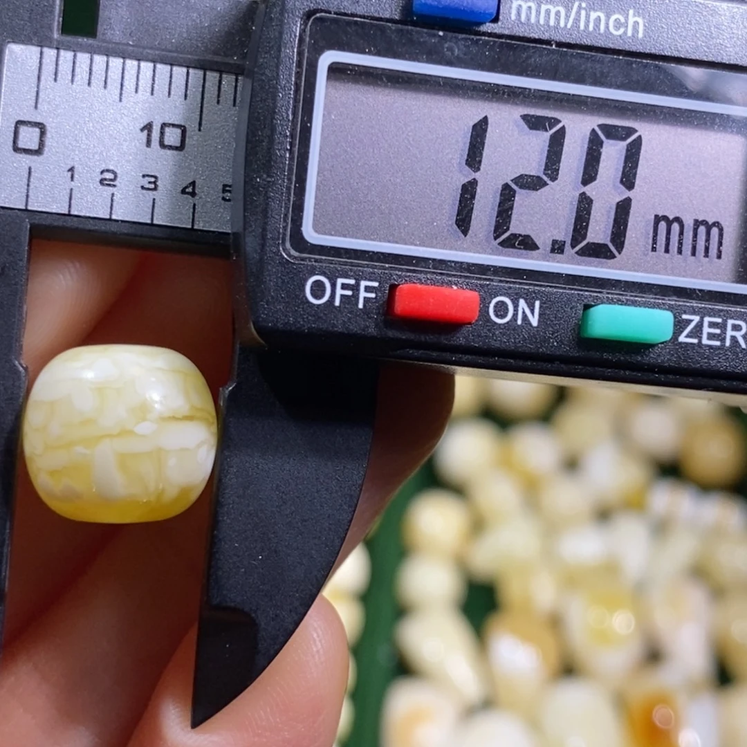 蜜蜡未镶嵌裸石配饰