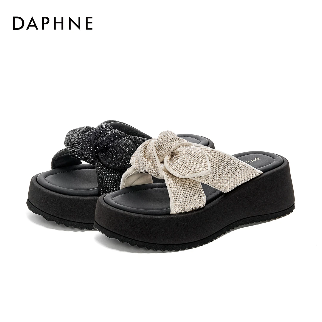 [未开价]达芙妮2025蝴蝶结夏季新款沙滩水钻胶粘鞋坡跟一字拖