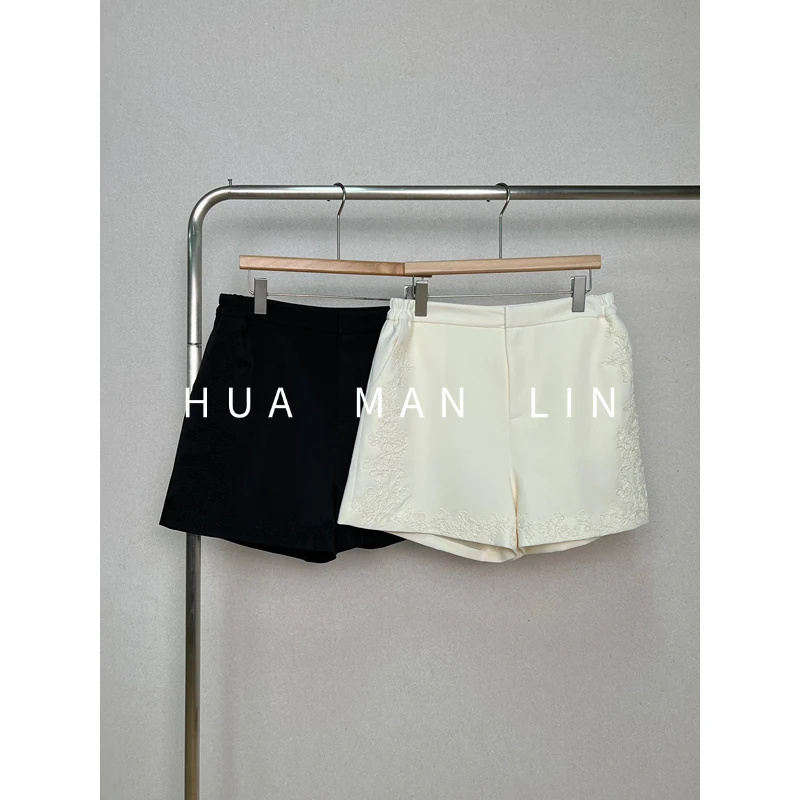 【花滿林】两色两侧松紧腰重工刺绣气质短裤251005