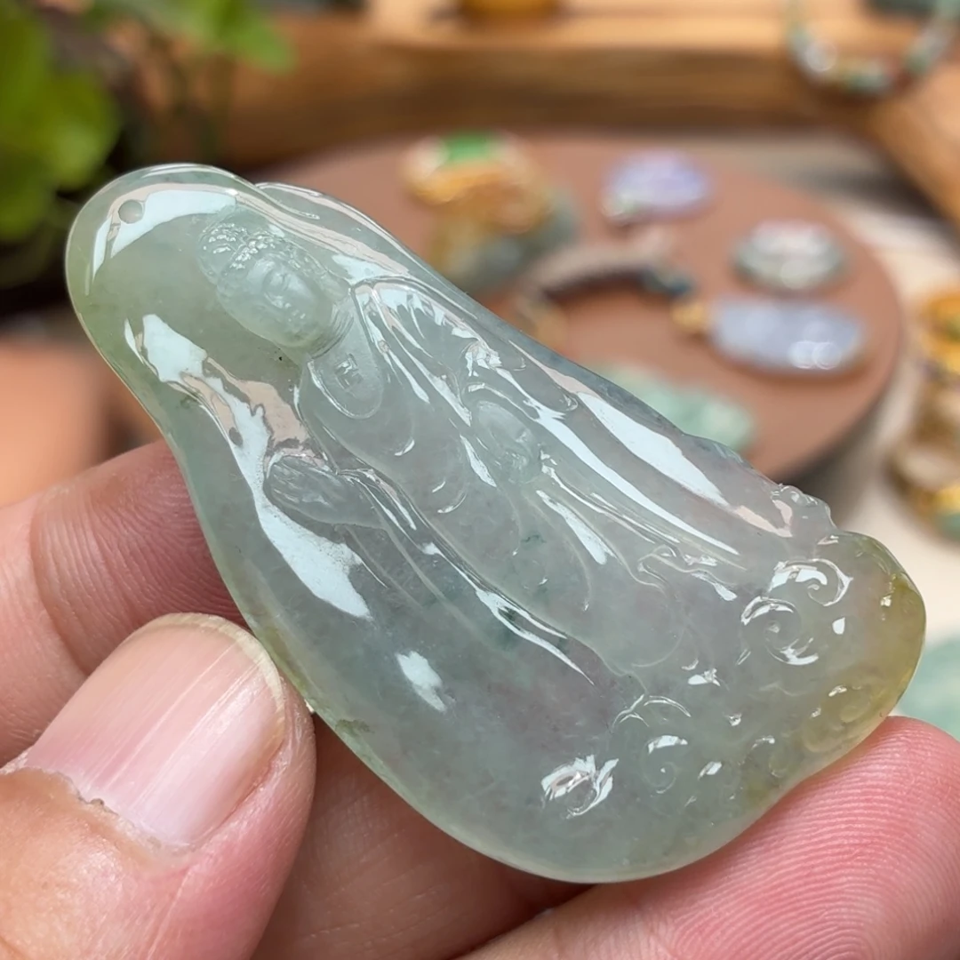 翡翠未镶嵌颈饰大日如来